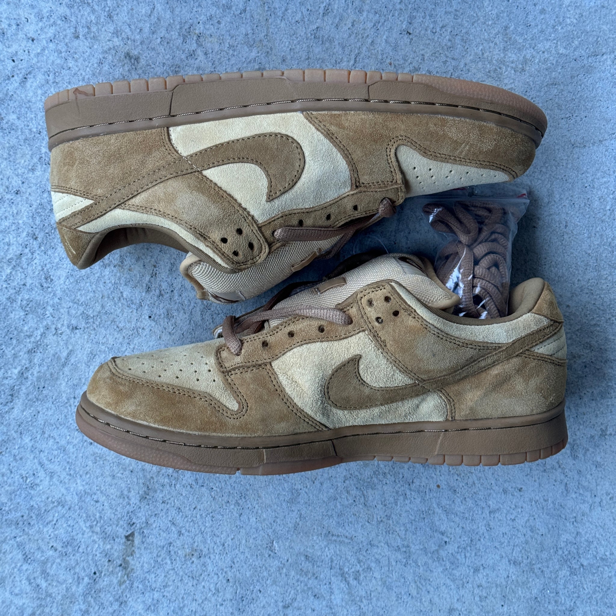 10.5 US - DS NIKE SB DUNK LOW WHEAT FORBES 2002