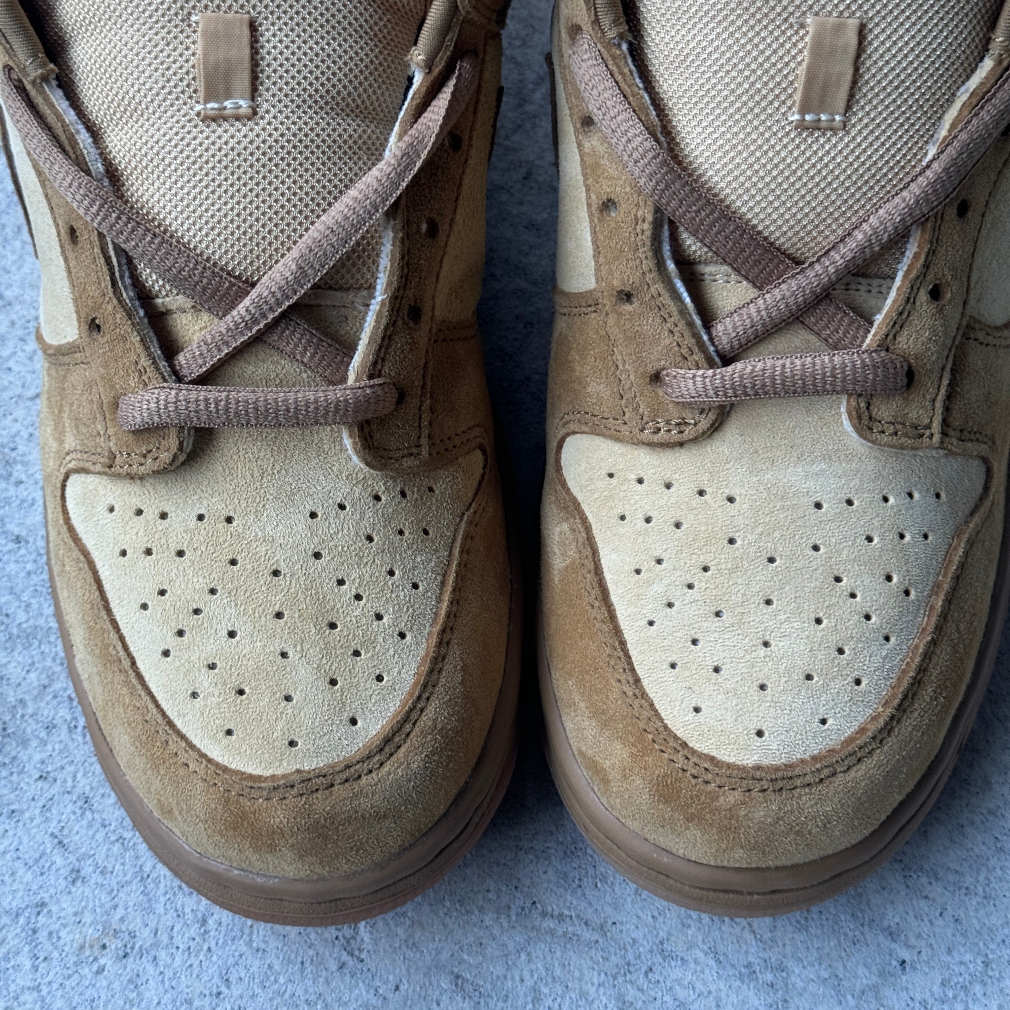 10.5 US - DS NIKE SB DUNK LOW WHEAT FORBES 2002