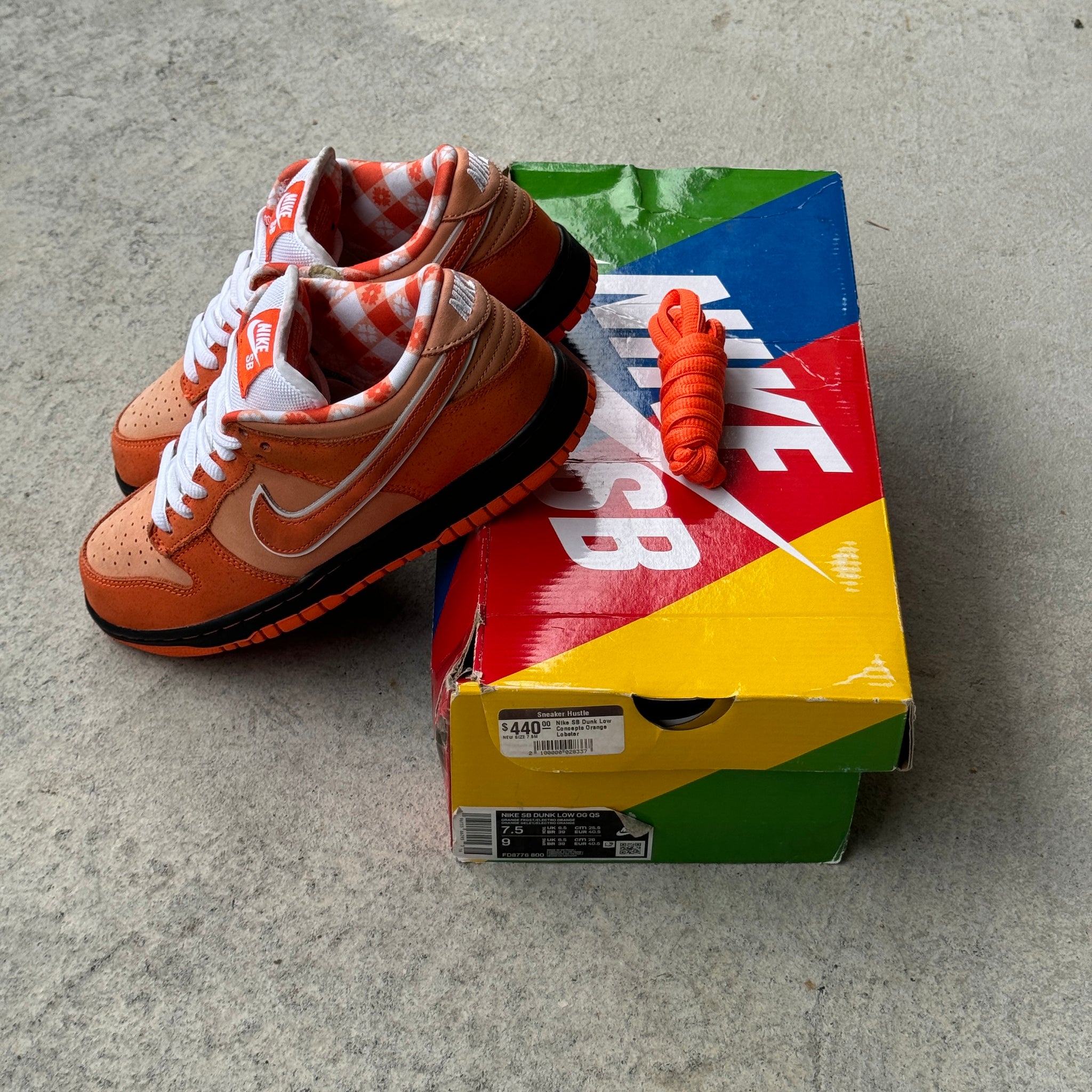 7.5 US - NIKE SB DUNK LOW ORANGE LOBSTER W BOX 2022