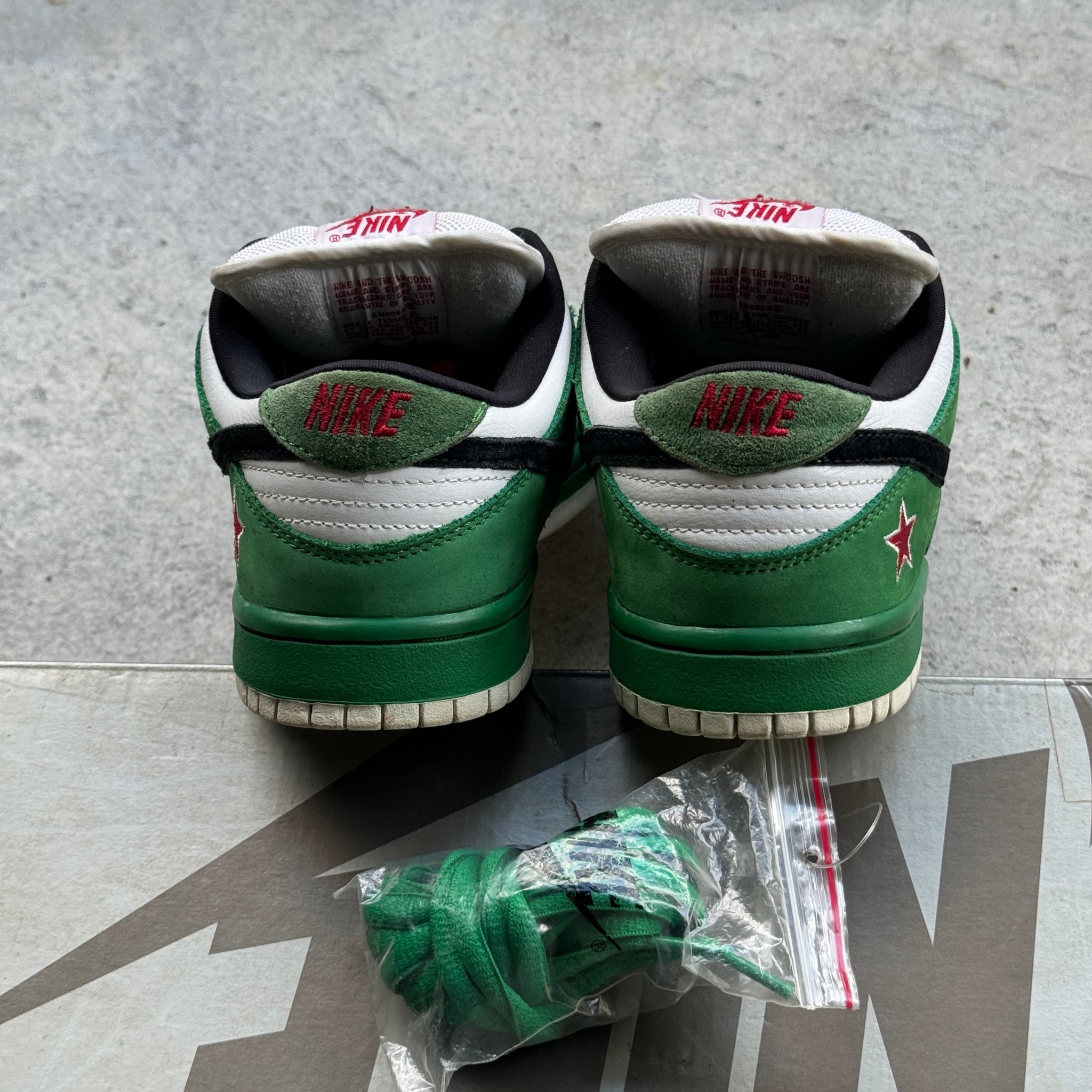 8.5 US - NIKE SB DUNK LOW HEINEKEN  W BOX 2003