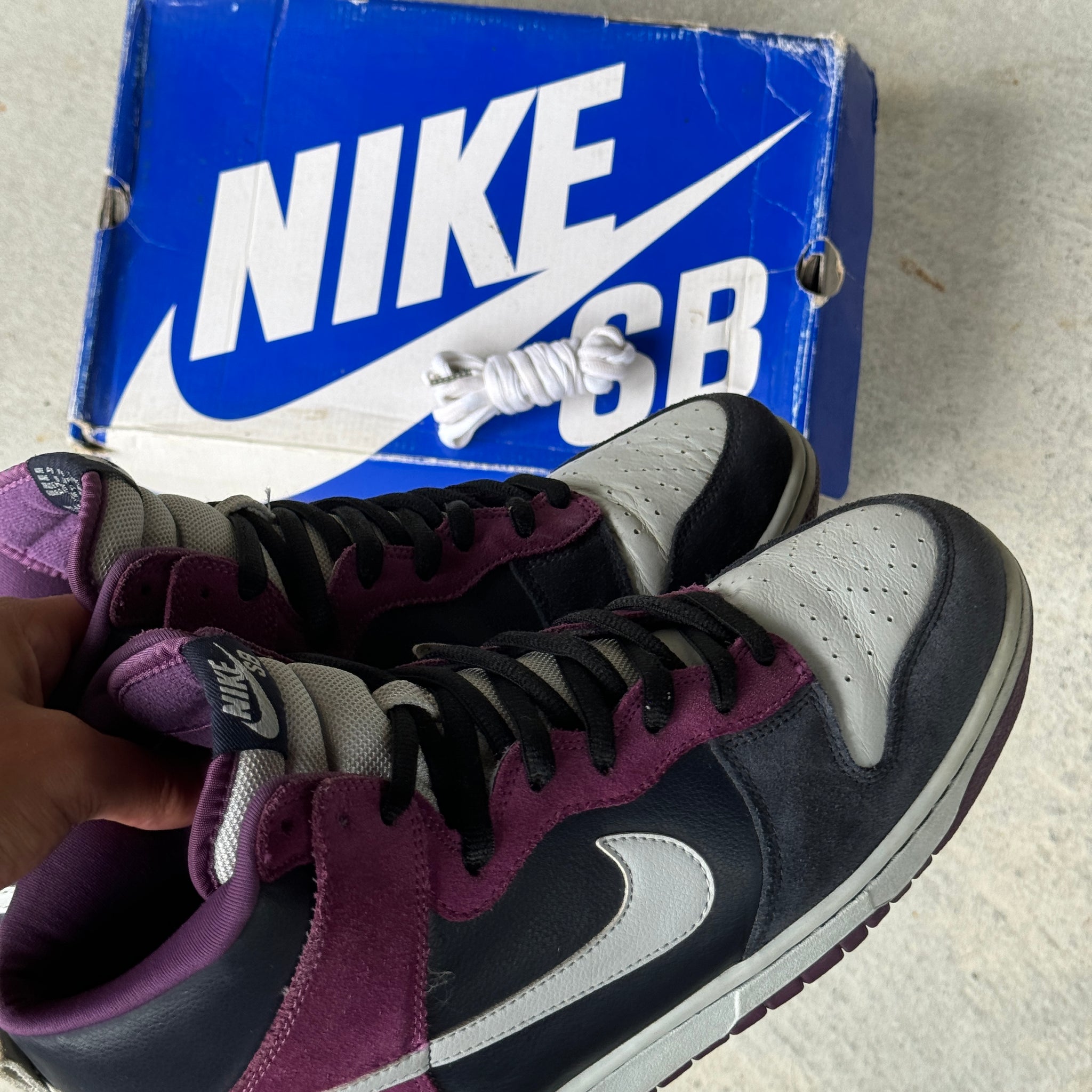 Nike sb un heavens gate on sale