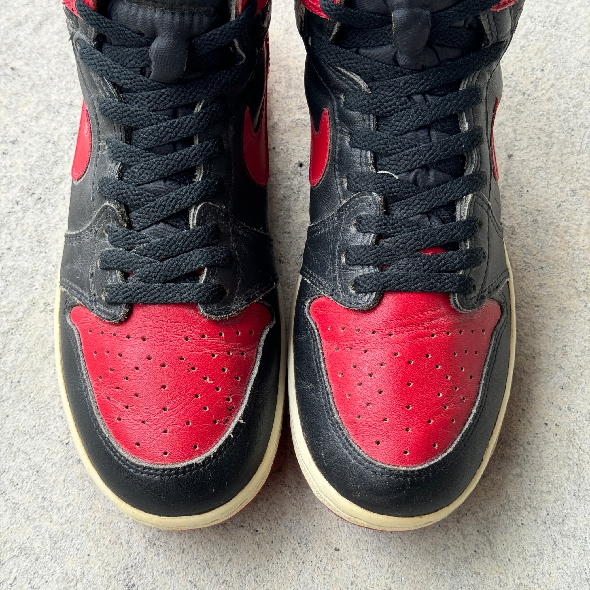 9 US - JORDAN 1 BLACK/RED 1985