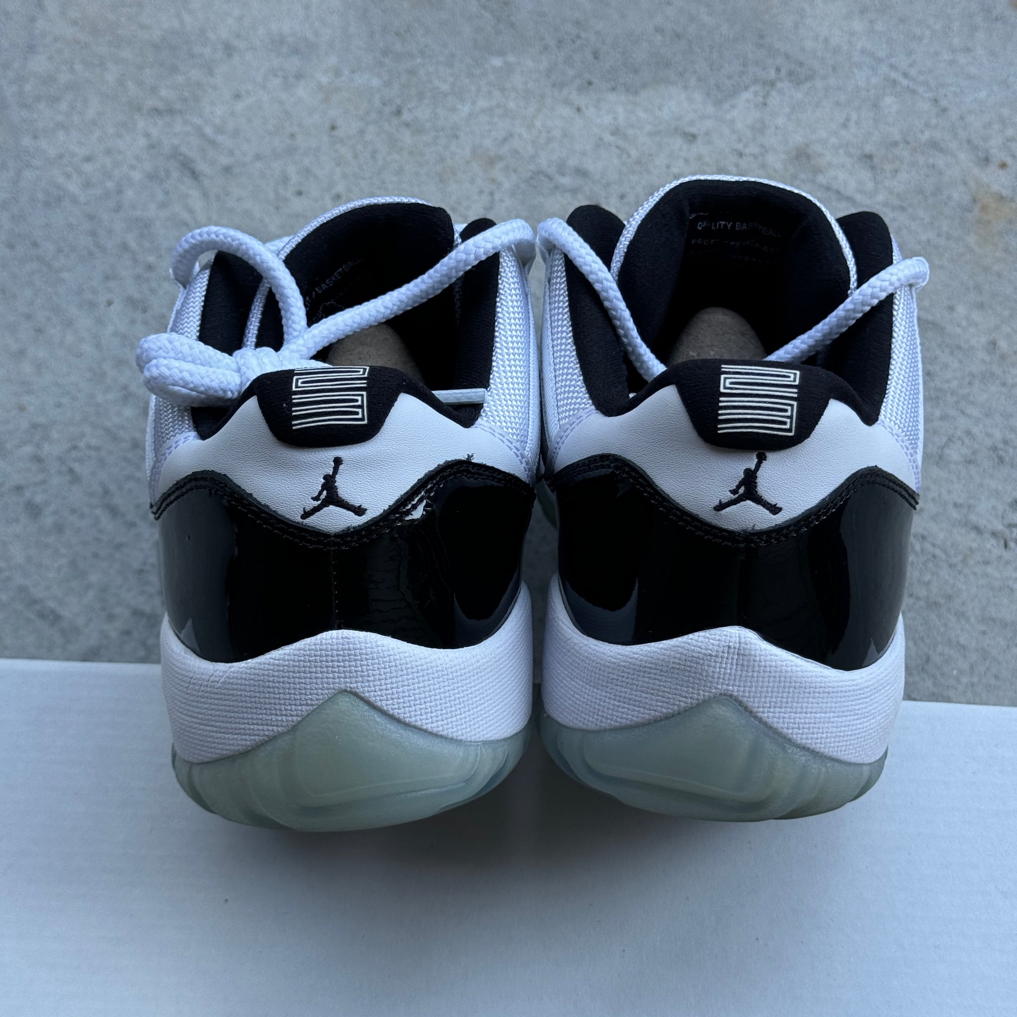 9.5 US - JORDAN 11 LOW CONCORD 2014