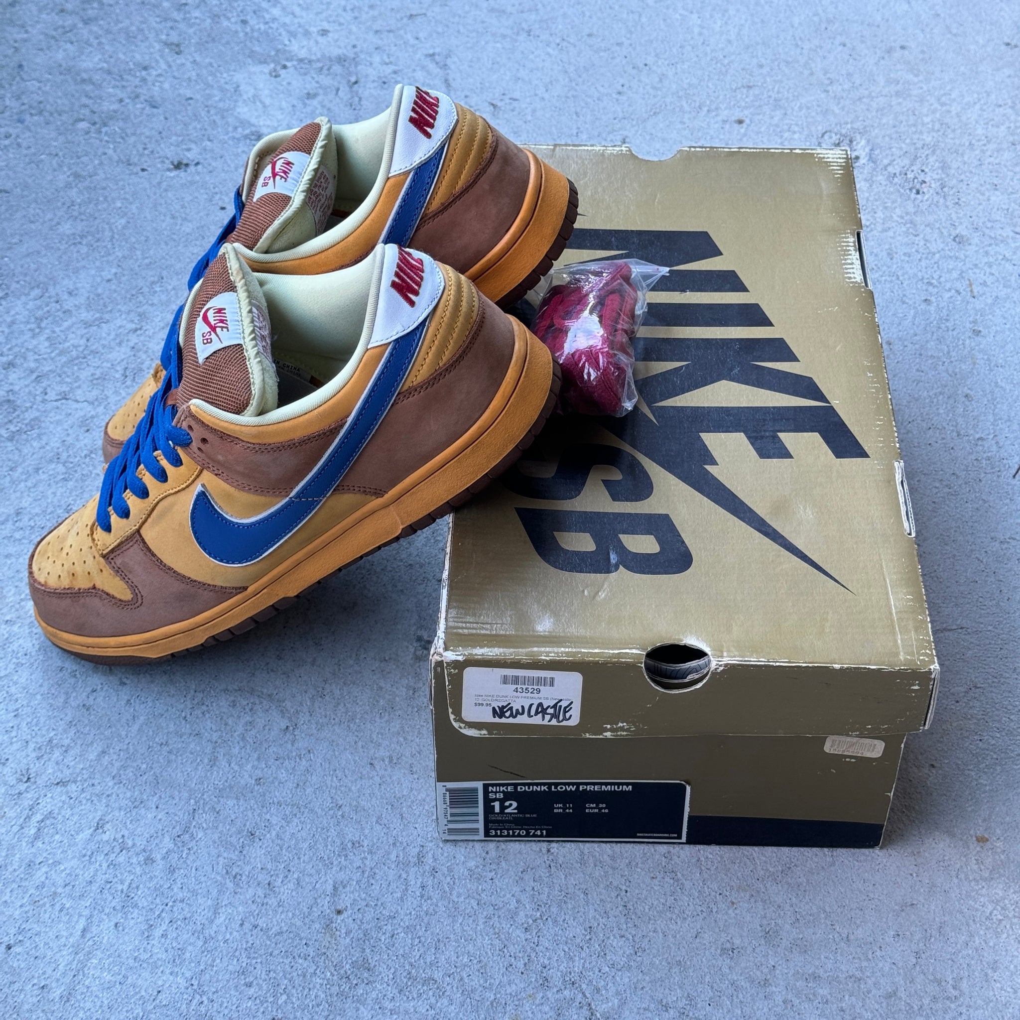 12 US - NIKE SB DUNK LOW NEWCASTLE W BOX 2008