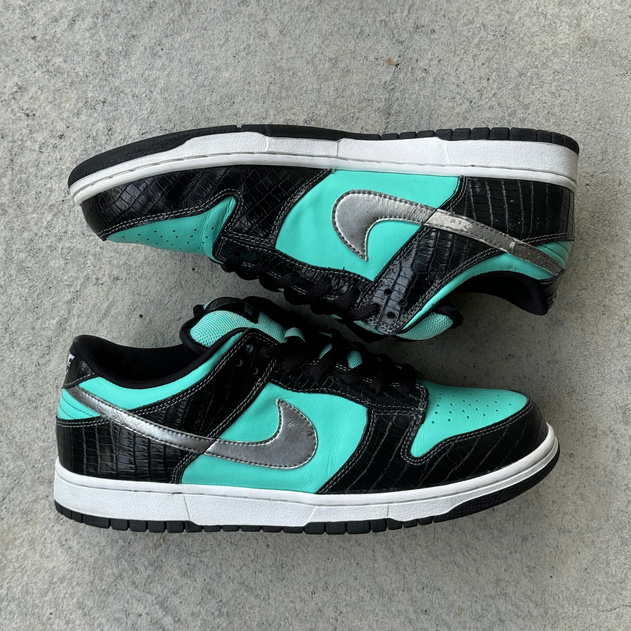 10.5 US - NIKE SB DUNK LOW TIFFANY DIAMOND W BOX 2005