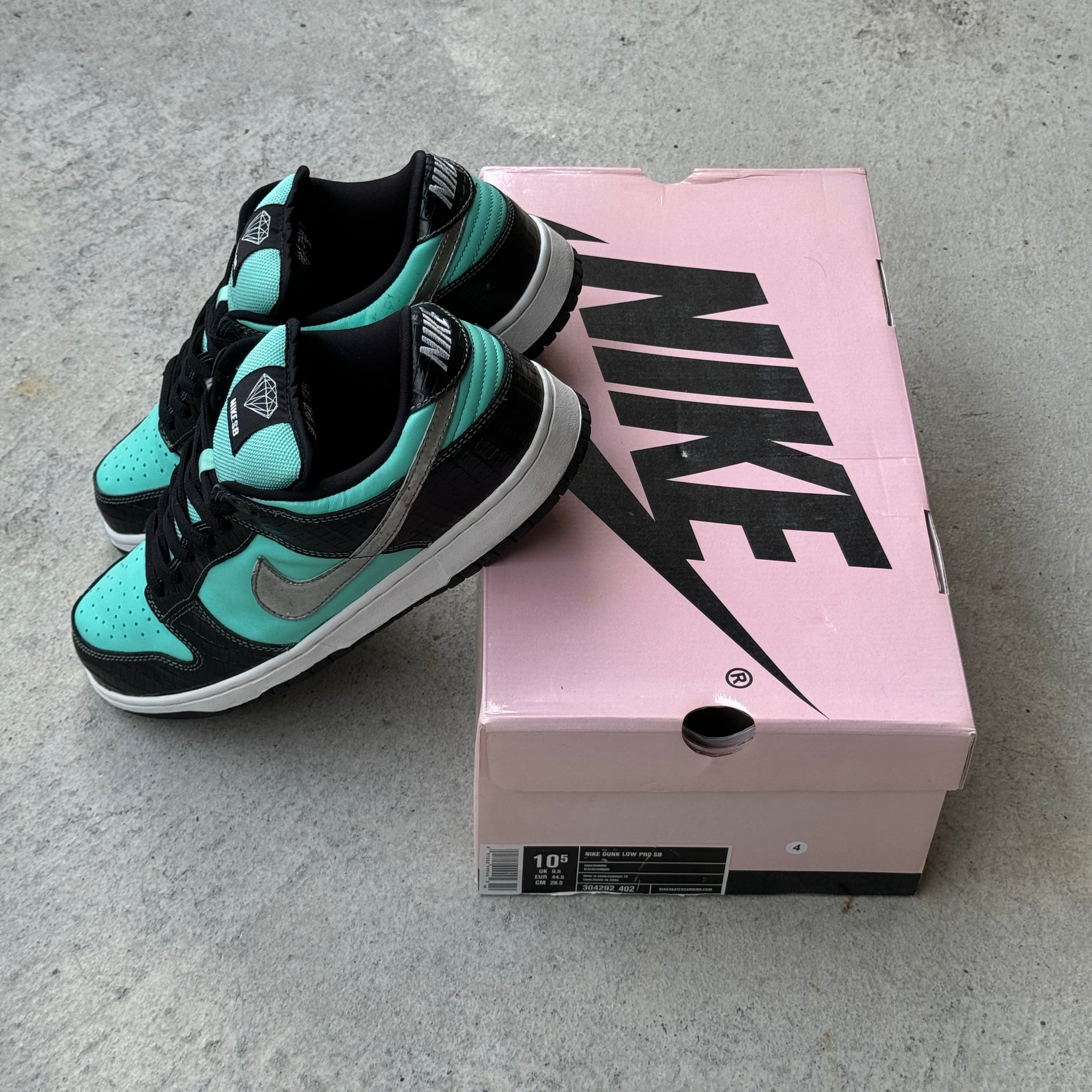 10.5 US - NIKE SB DUNK LOW TIFFANY DIAMOND W BOX 2005