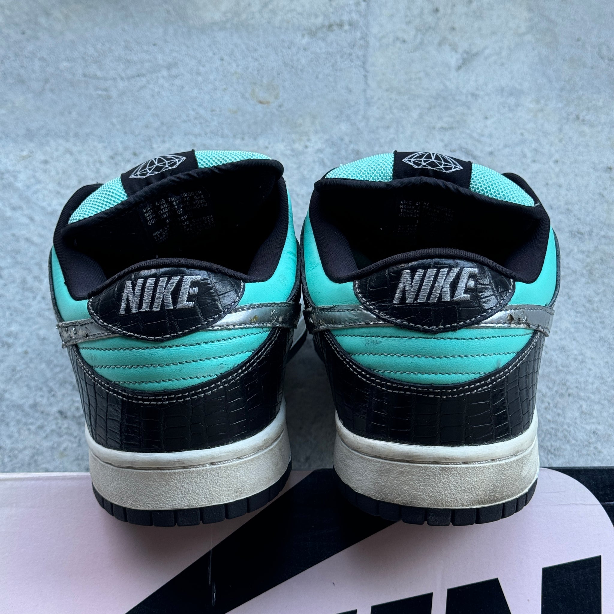 12 US - NIKE SB DUNK LOW TIFFANY W BOX 2005