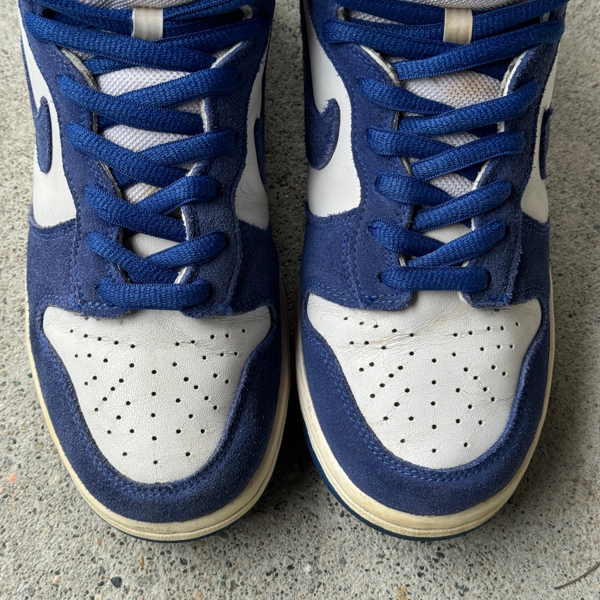 8.5 US - NIKE SB DUNK HIGH BTTYS KENTUCKY 2005