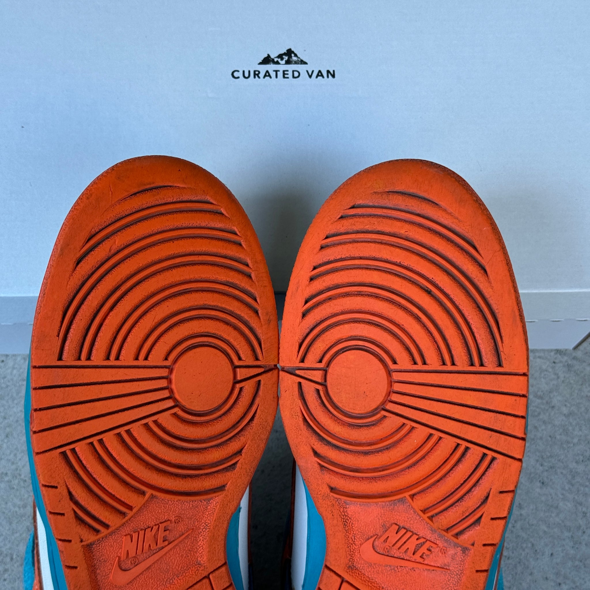 9.5 US - NIKE EMB "MIAMI" 2006