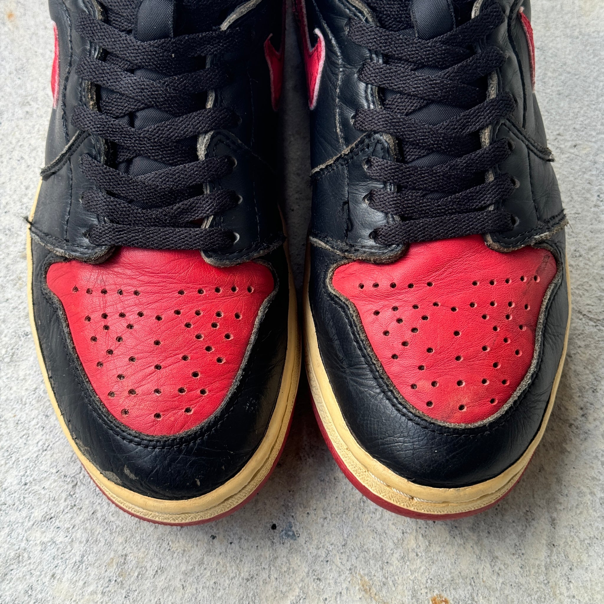 9 US - JORDAN 1 BLACK/RED 1995