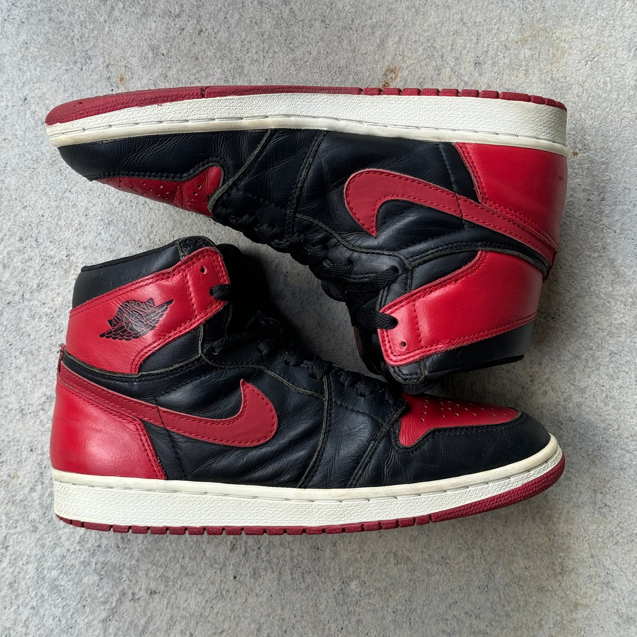 9 US - JORDAN 1 BLACK/RED 1995