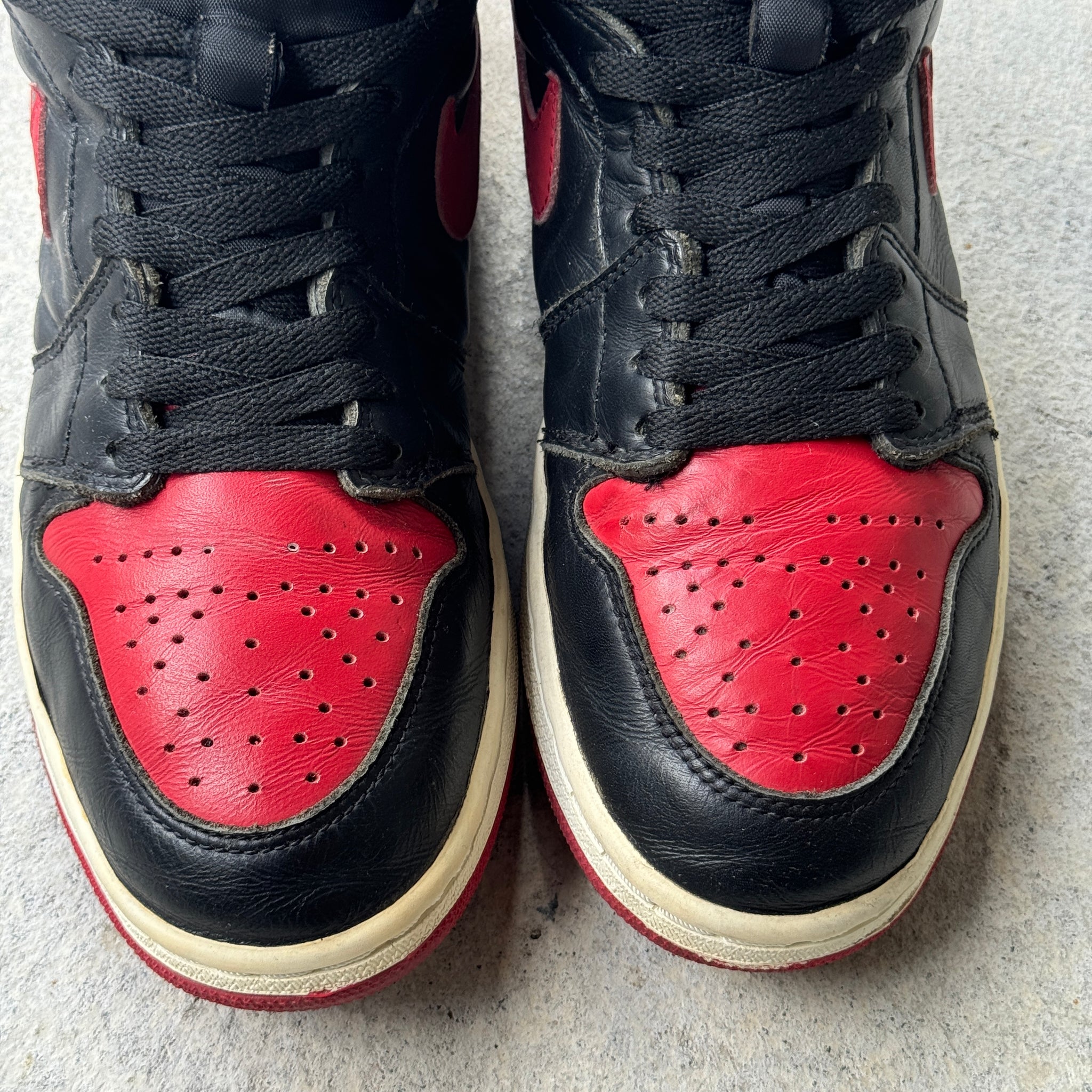 9 US - JORDAN 1 BLACK/RED 1995