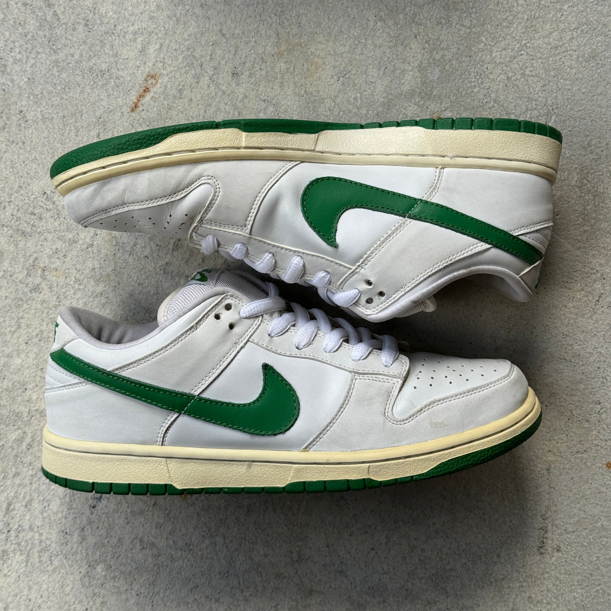 9.5 US - NIKE SB DUNK LOW CLASSIC GREEN W BOX 2004