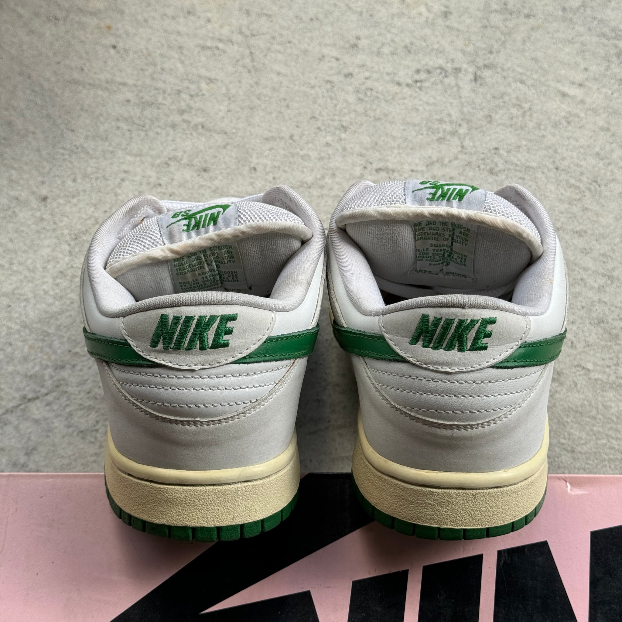 9.5 US - NIKE SB DUNK LOW CLASSIC GREEN W BOX 2004