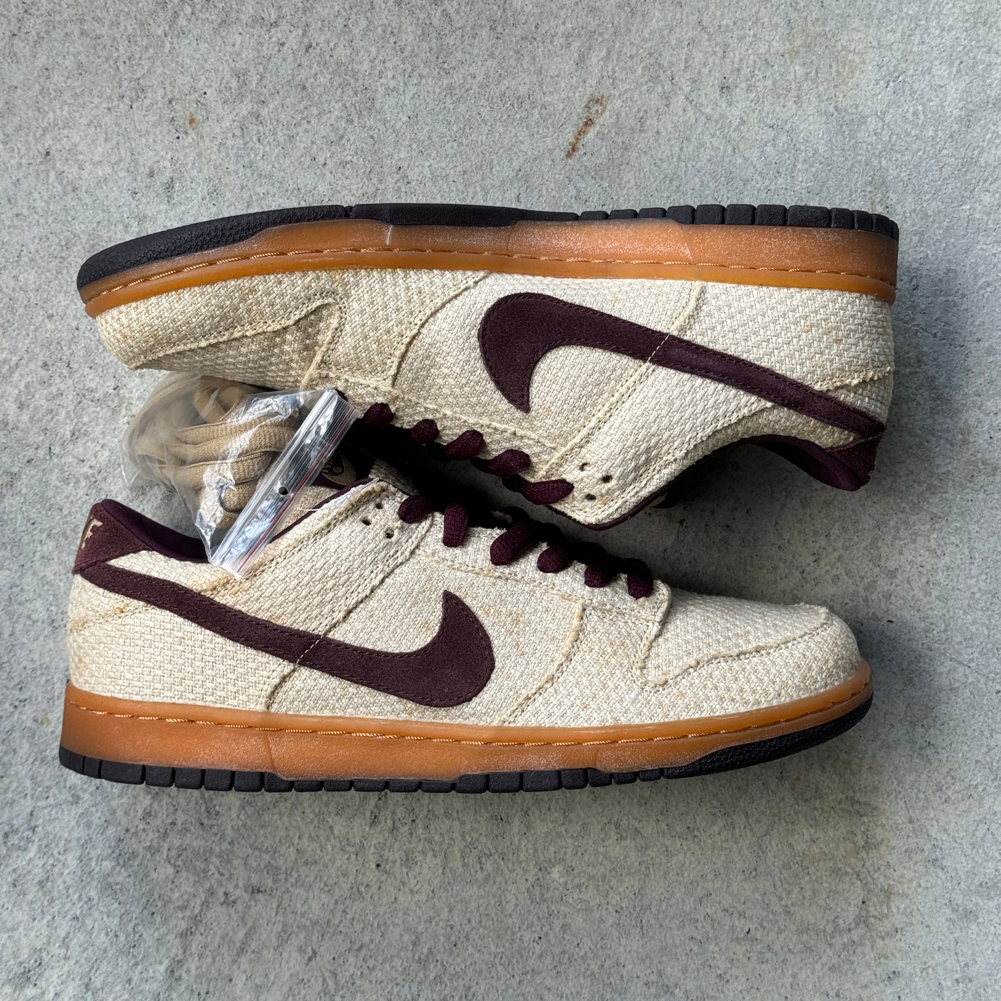 10.5 US - DS NIKE SB DUNK LOW MAHOGANY HEMP 2004