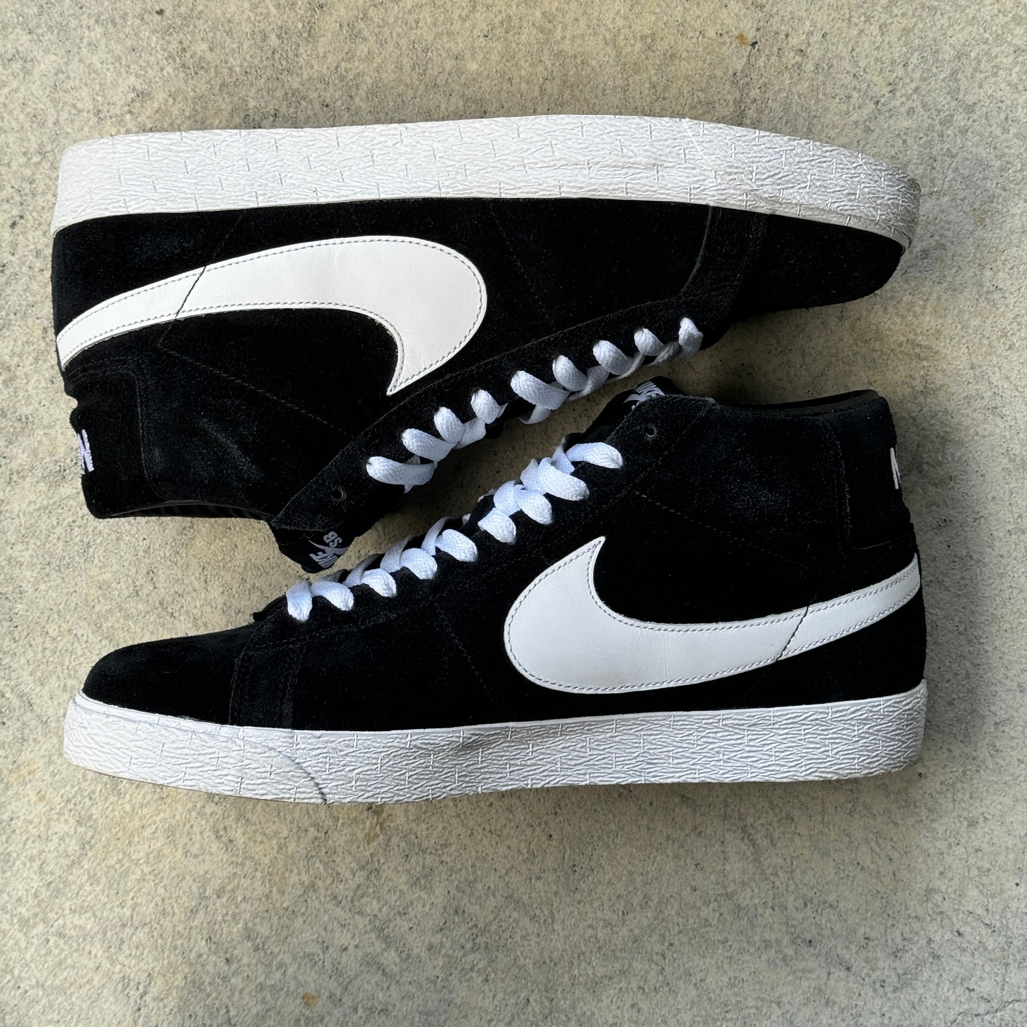 12 US - NIKE SB BLAZER HIGH BLACK/WHITE W BOX 2009