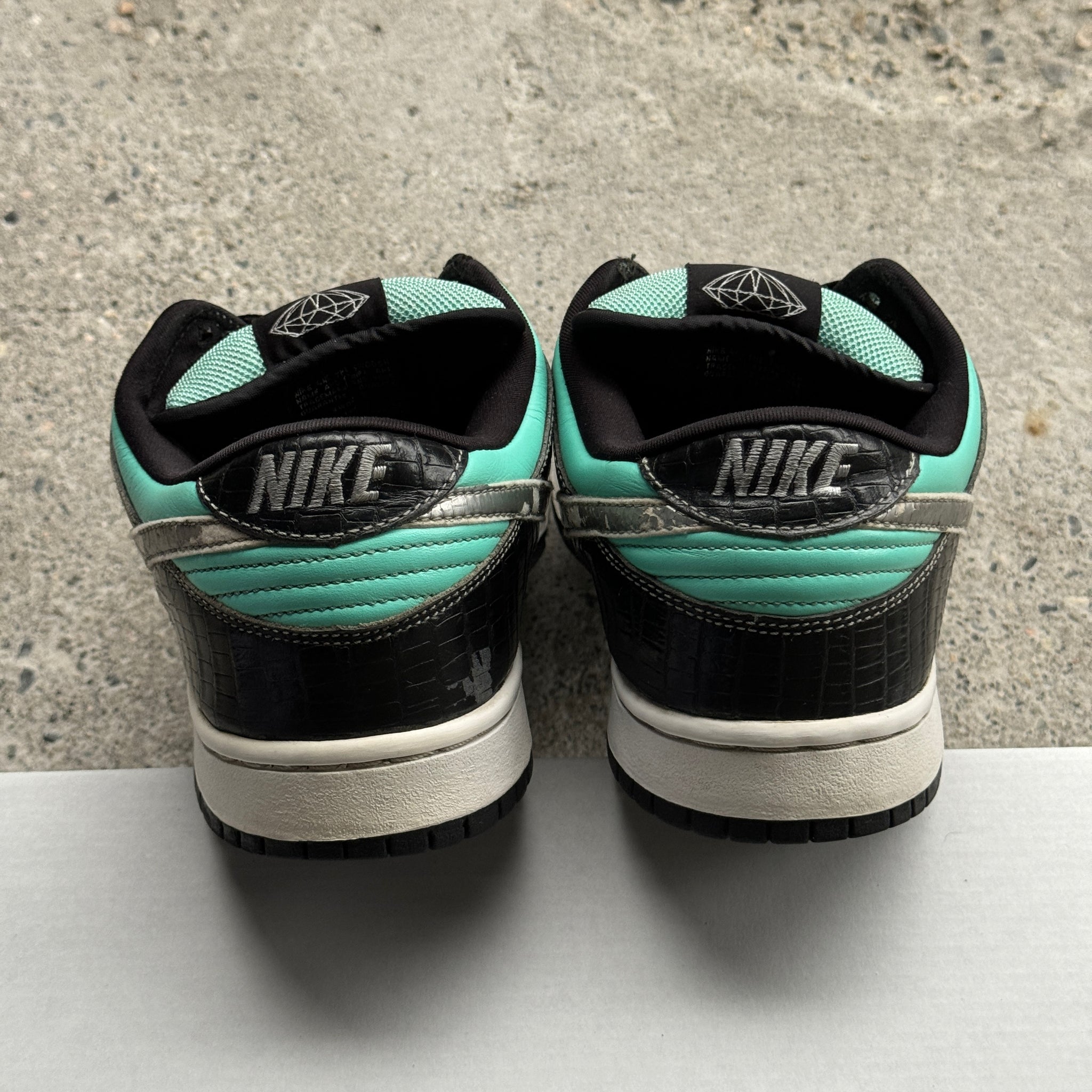 10 US - NIKE SB DUNK LOW TIFFANY DIAMOND 2005