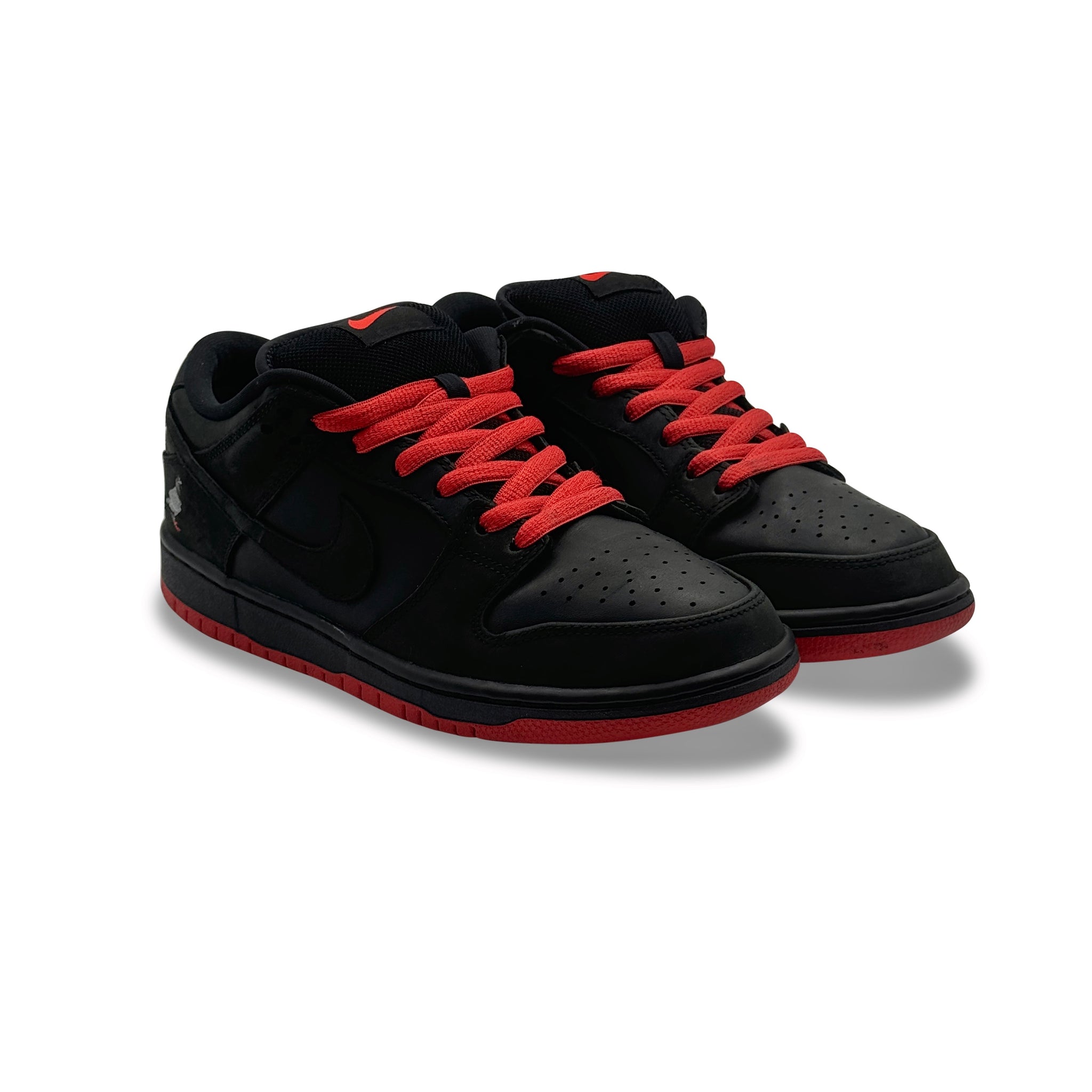 Nike black pigeon hotsell