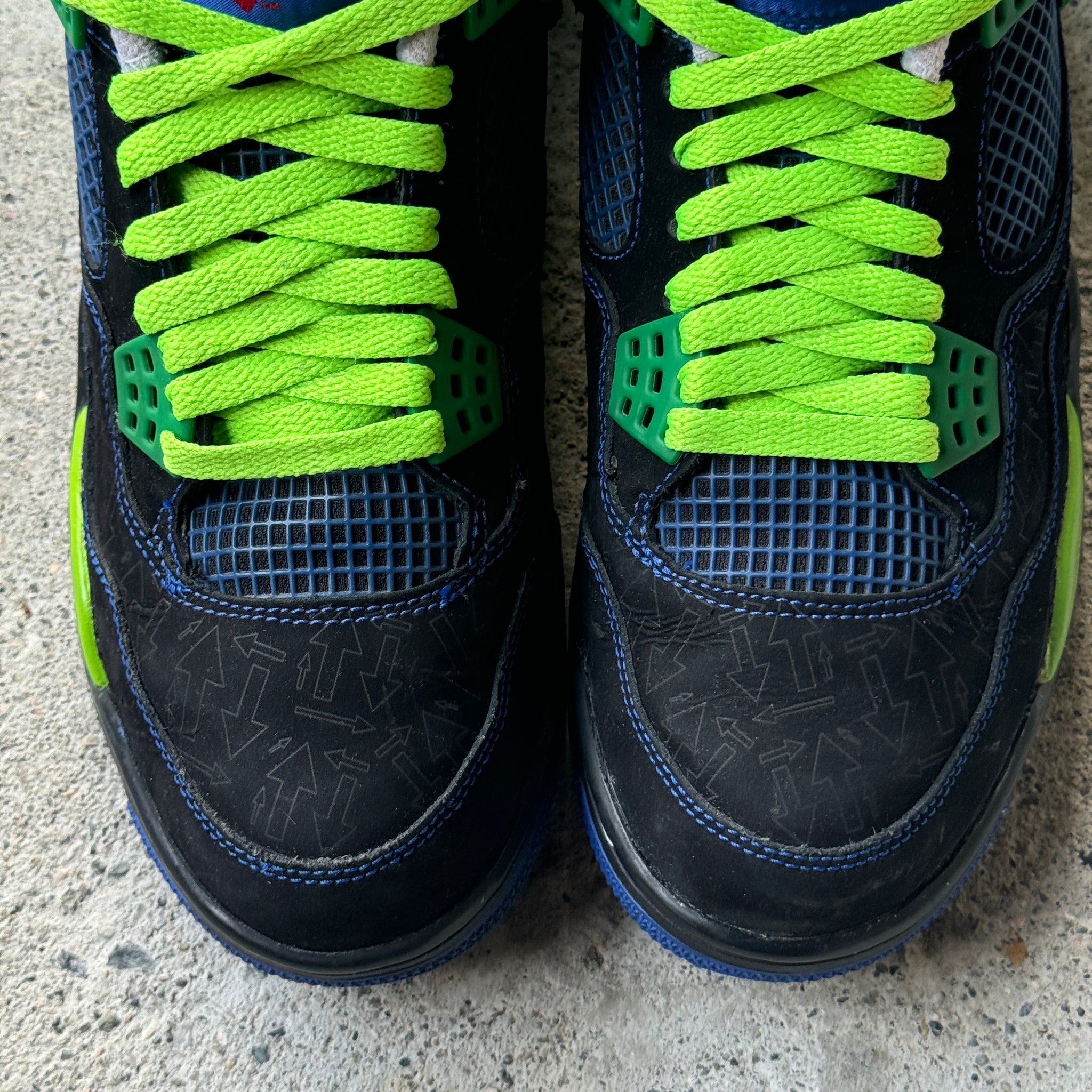 8 US - JORDAN 4 DOERNBECHER W BOX 2011