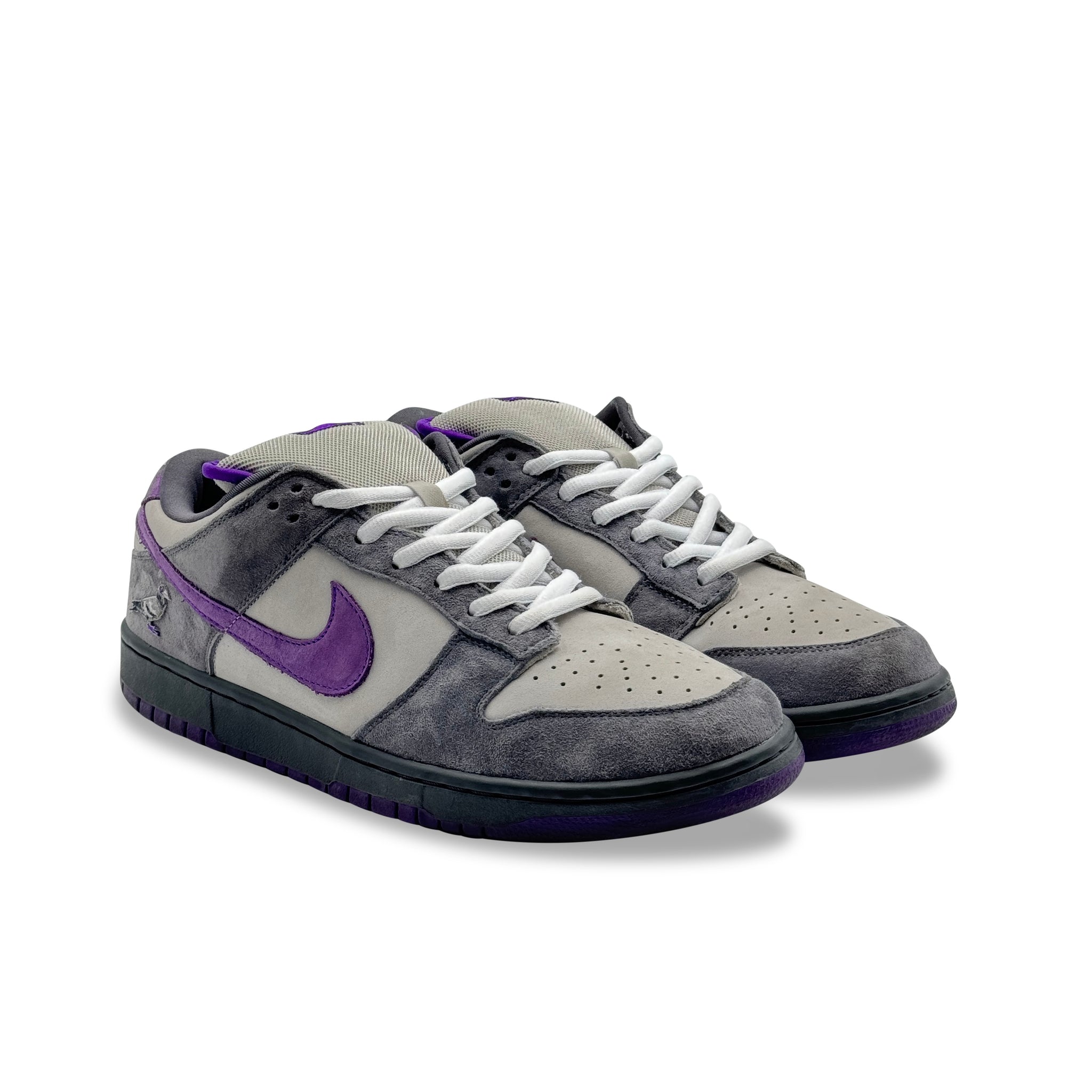 13 US - NIKE SB DUNK LOW PURPLE PIGEON W BOX 2006