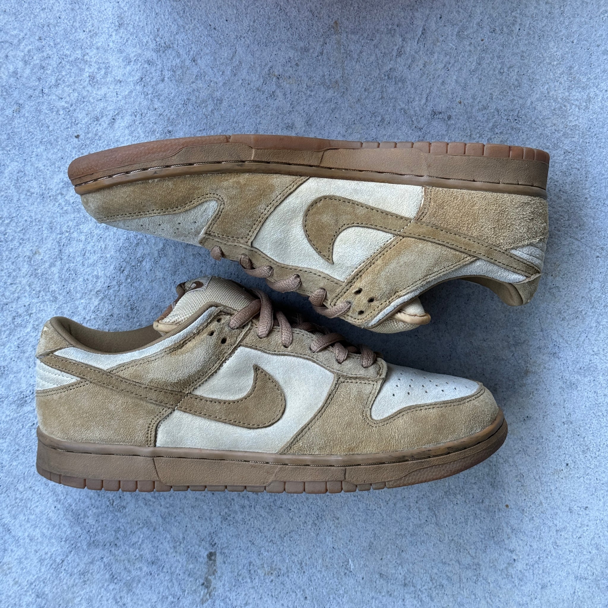 10.5 US - NIKE SB DUNK LOW WHEAT FORBES W BOX 2002