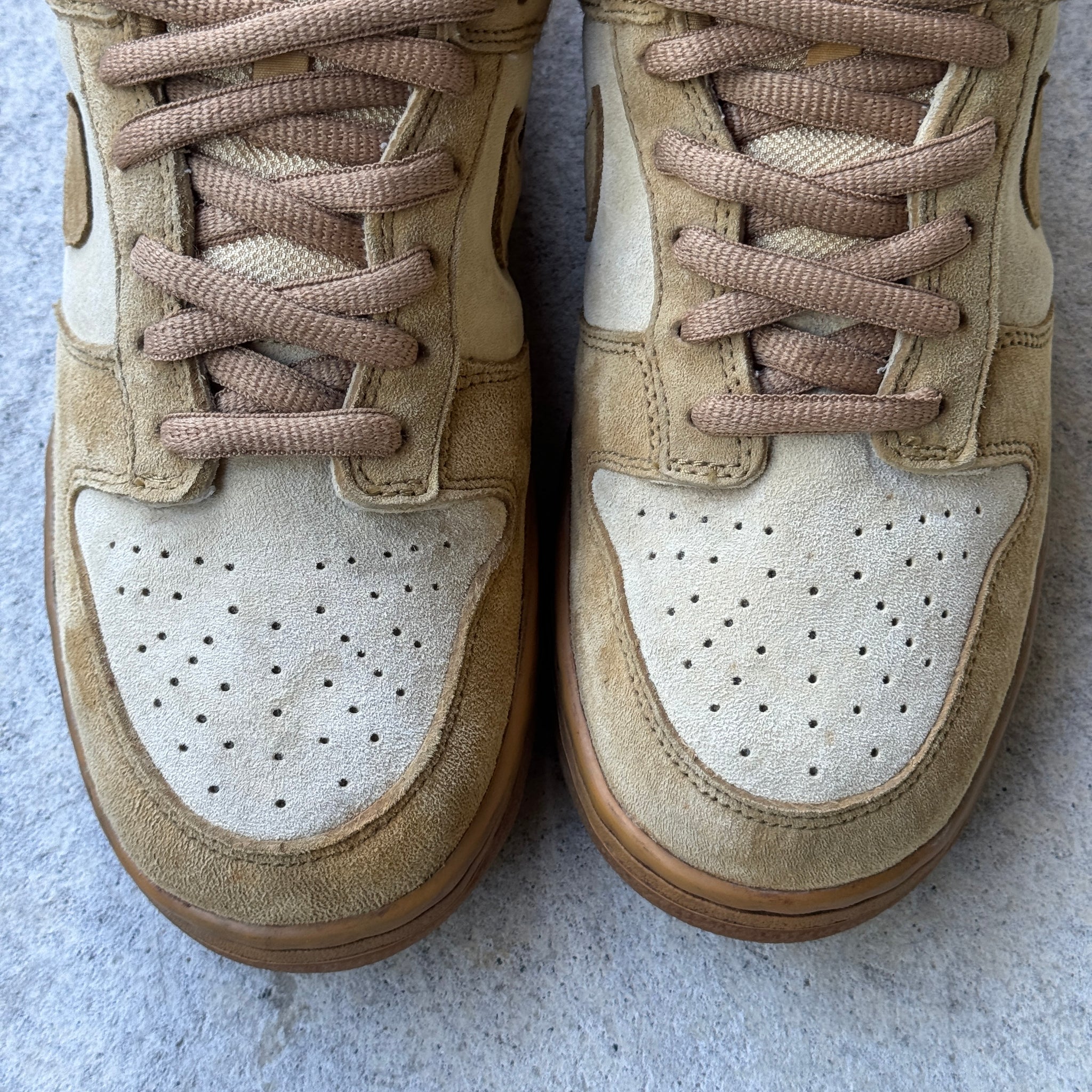 10.5 US - NIKE SB DUNK LOW WHEAT FORBES W BOX 2002