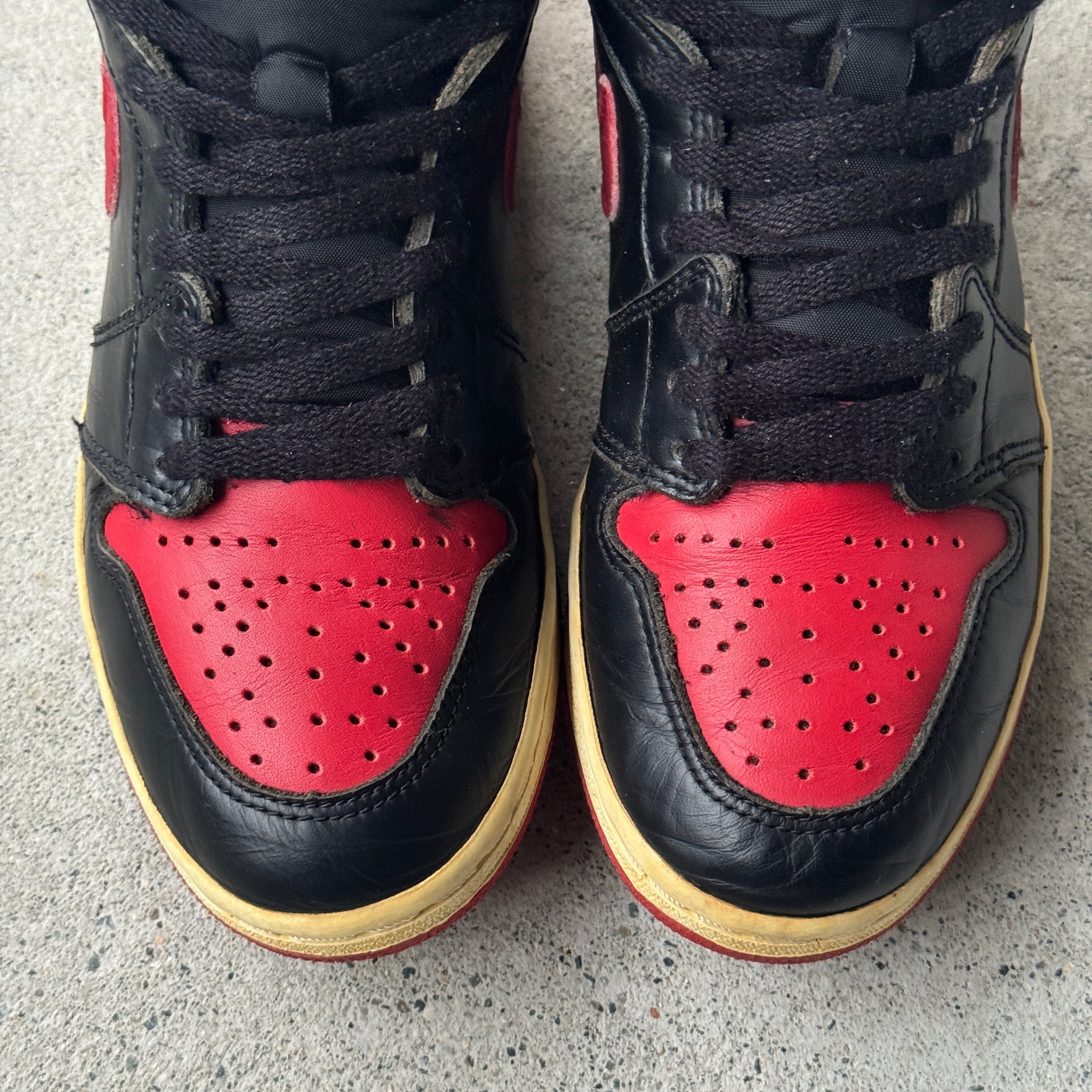 7.5 US - JORDAN 1 BLACK/RED 1995