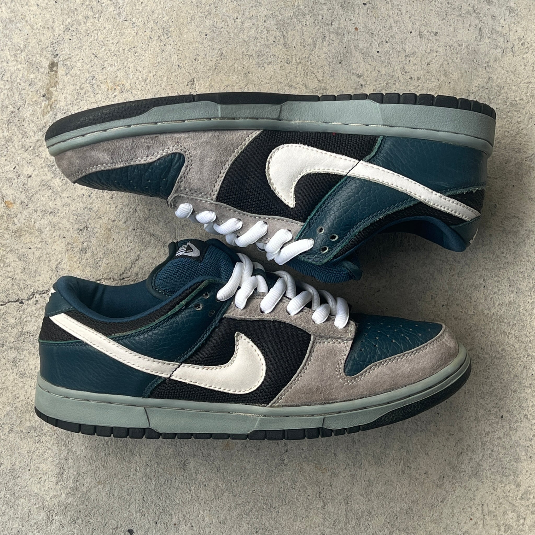 8.5 US - NIKE SB DUNK LOW FUTURA 2003 â curatedvan