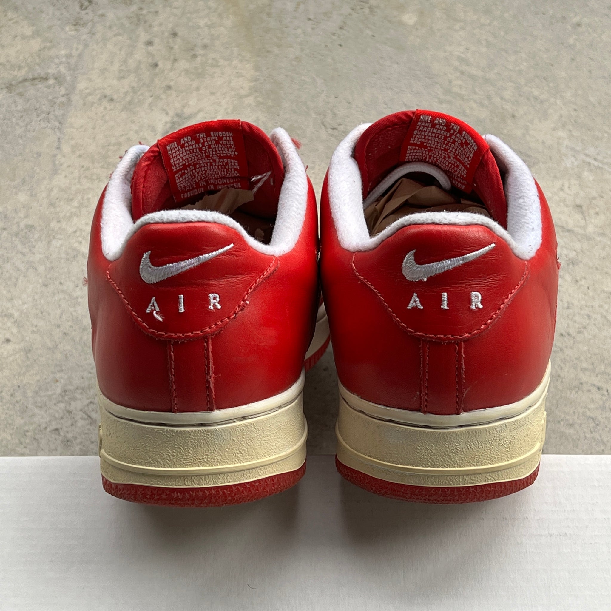 9.5 US - NIKE AIR FORCE 1 JEWEL VARSITY RED 1997