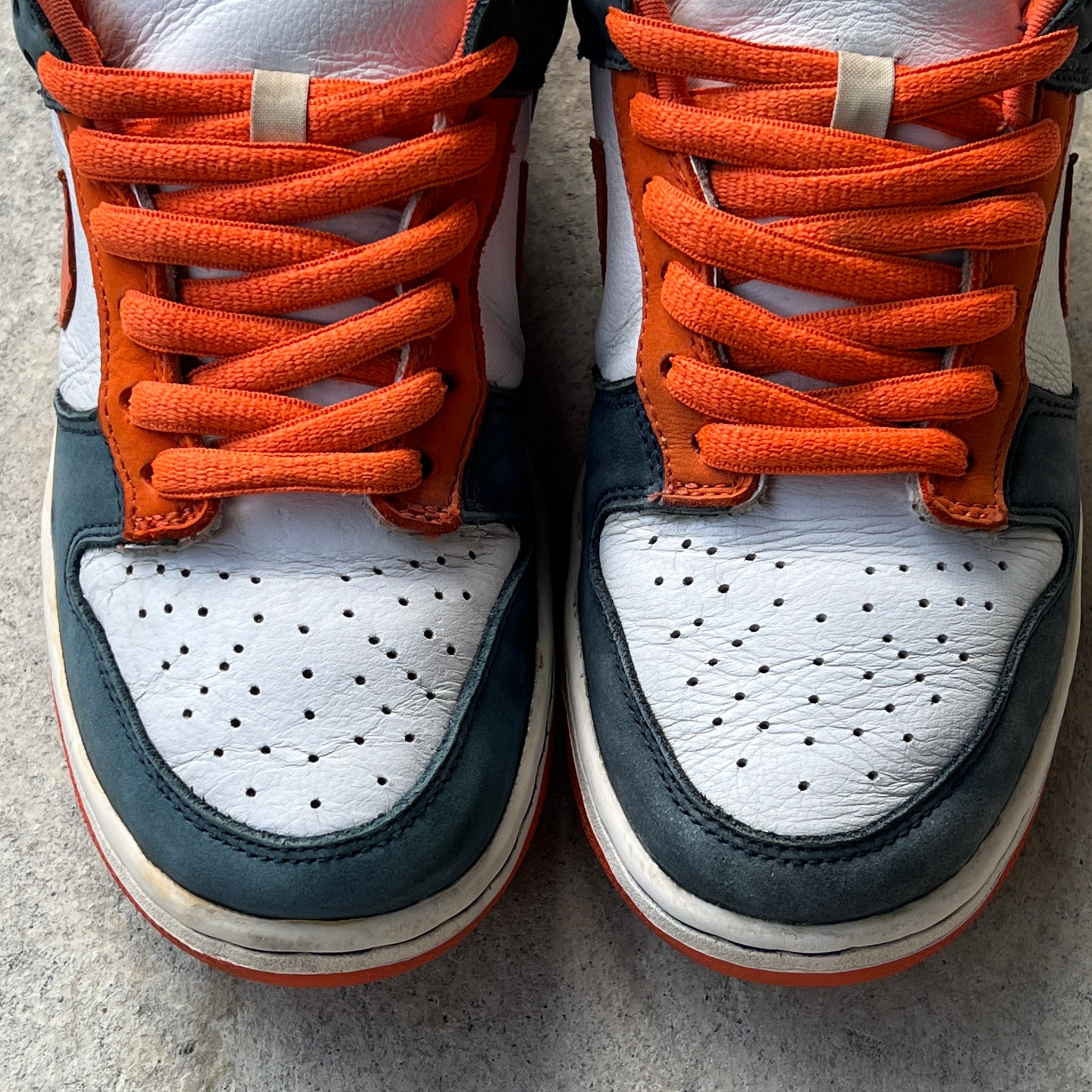 7.5 US - NIKE SB DUNK LOW BRONCOS 2003